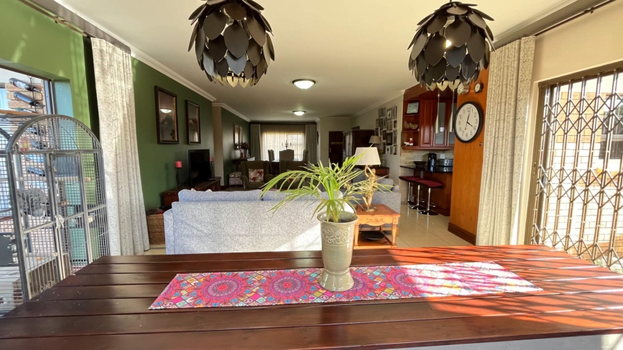 3 Bedroom Property for Sale in Heiderand Western Cape